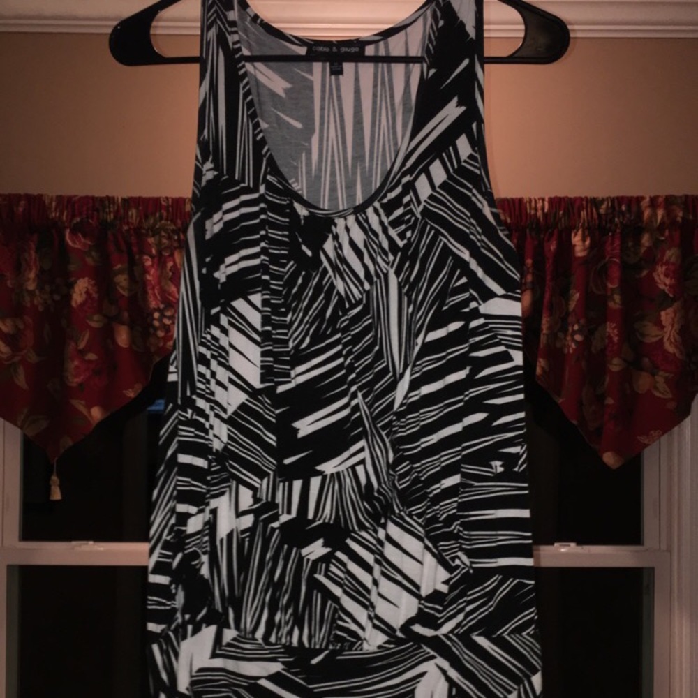 Selling this black and white designed tank